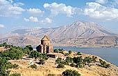 Akdamar island, church of the Holy Cross 